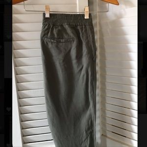 Ann Taylor Loft green joggers - perfect condition
